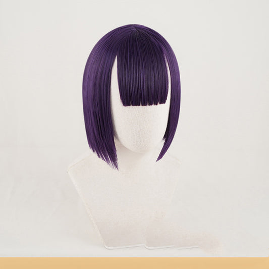 Cosplay wigs are short and purple