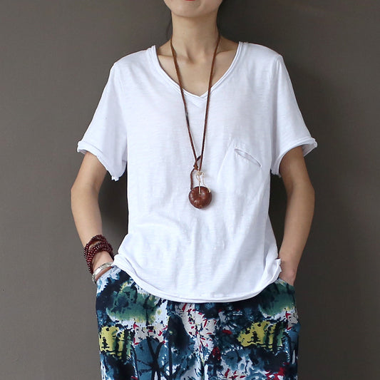 Künstlerisches, kurzärmliges Tianzhu-Baumwoll-T-Shirt mit abgenutztem Look und V-Ausschnitt